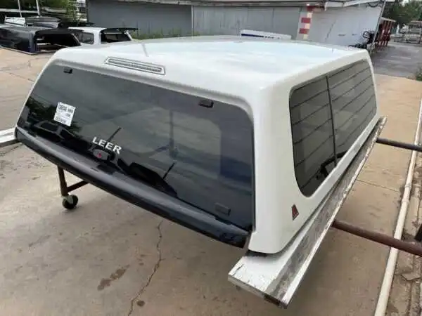 Leer 100XL Topper – GMC Sierra 1500