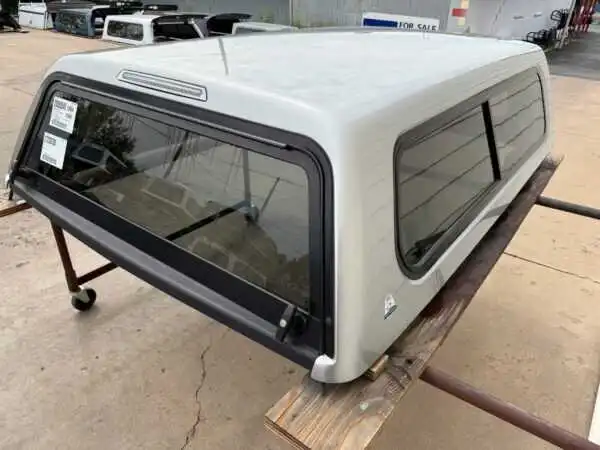 Leer 100R Topper – Toyota Tacoma