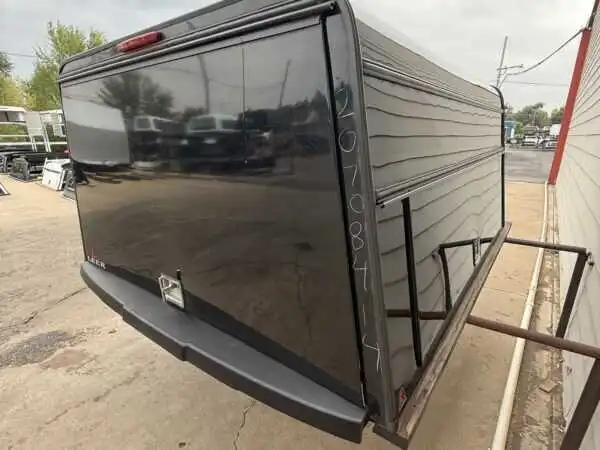 Leer DCC Topper – Ford F250